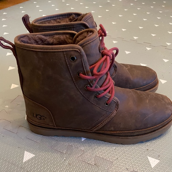 Mens cognac Ugg waterproof sheepskin lined leather boots - Picture 1 of 6